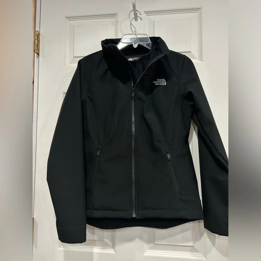 The North Face Women’s S Small Soft Shell Windwall Jacket NWOT Black Lined